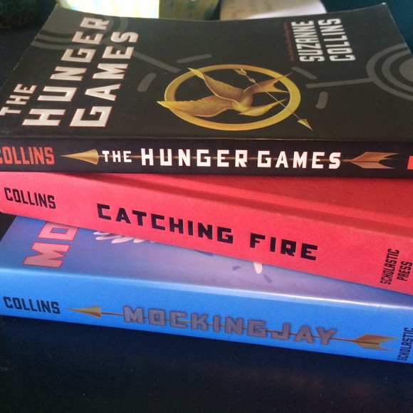 Hunger Games full set!!