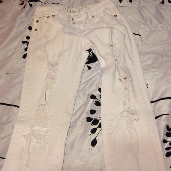 Rue 21 white distressed jeans