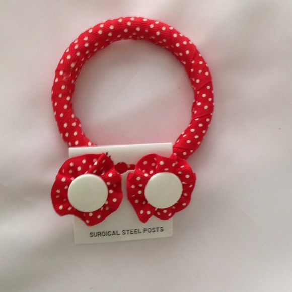 Cute Earrings & Bracelet Set- NWT