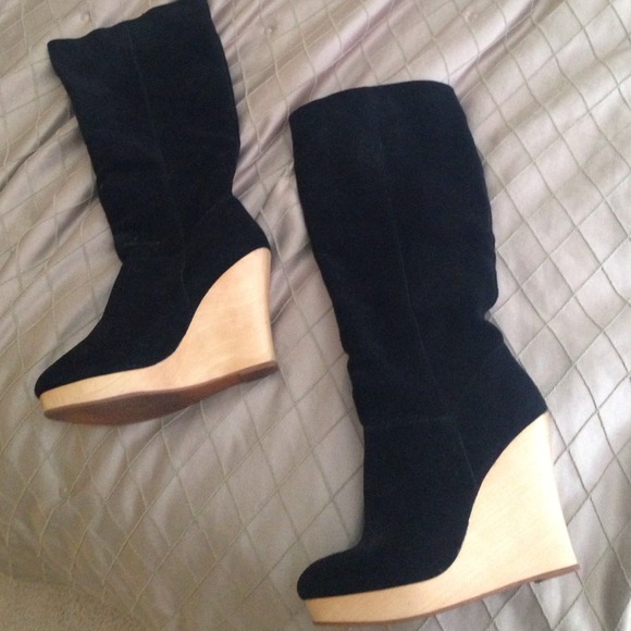 Black suede and wood Urban Outfitter boots