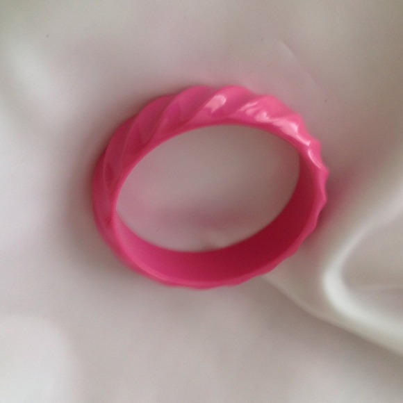 Vintage Hot pink Lucite Bracelet