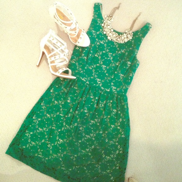 Gorgeous Kelly green a-line dress Sz. S