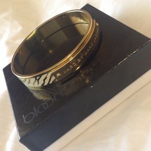Marc by Marc Jacobs white zebra patterned bangle!