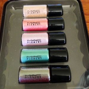 M.A.C pigment set