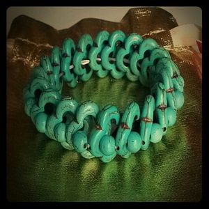 Turquoise bead bracelet