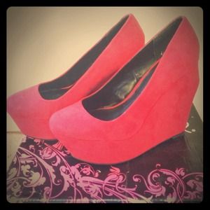 Red Suede Wedges, Qupid pumps