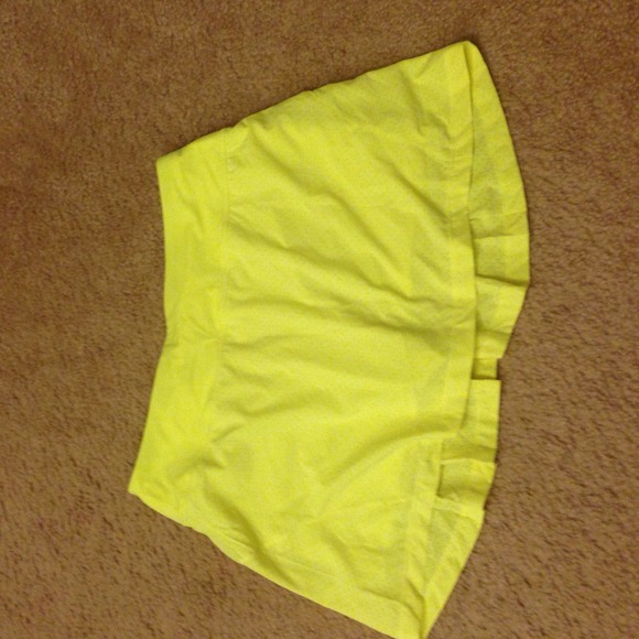 Gap neon yellow running skirt, XS EUC