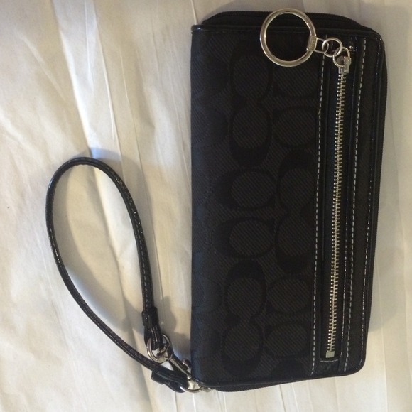 Large coach wristlet/wallet