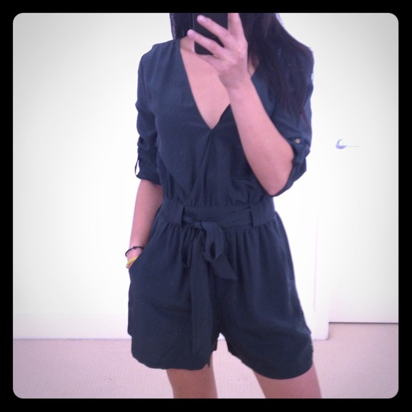 ⬇️ NWT 100% Charlie Jade Silk Romper XS