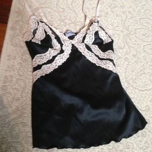 SOLD New NWOT D&G original night top