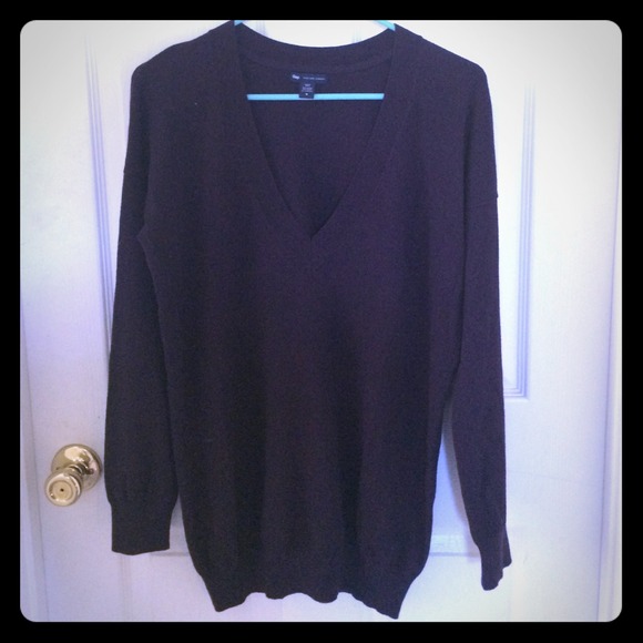 Oversized cashmere blend V-neck sweater