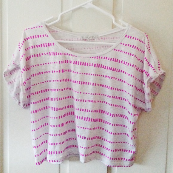 ❤️TRADED❤️🆓 White & Pink Crop Top