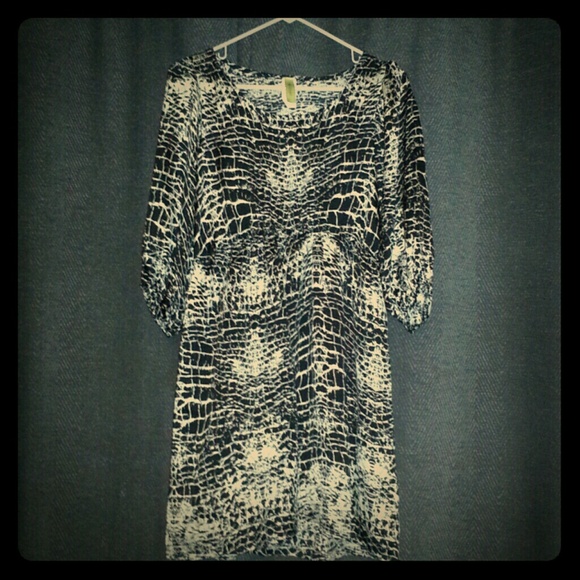 Black n white graphic print dress