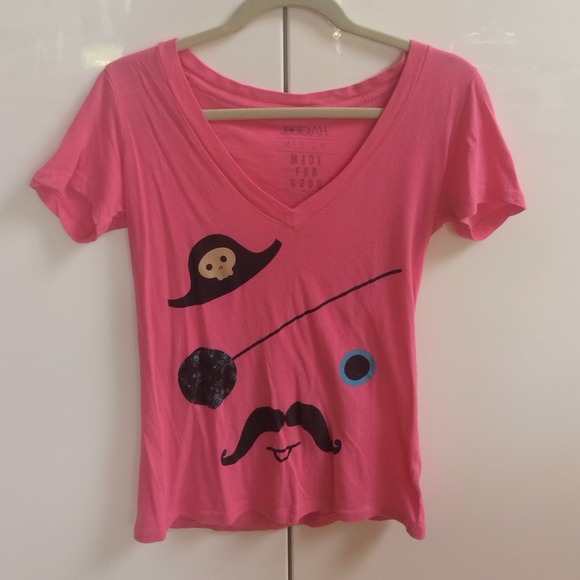 🌺Cute pirate graphic tee🌺