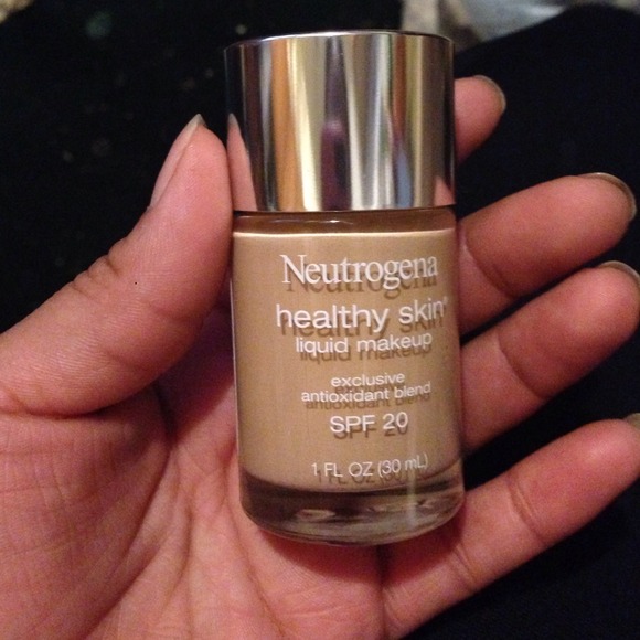 Neutrogena Healthy Skin in Soft Beige 50