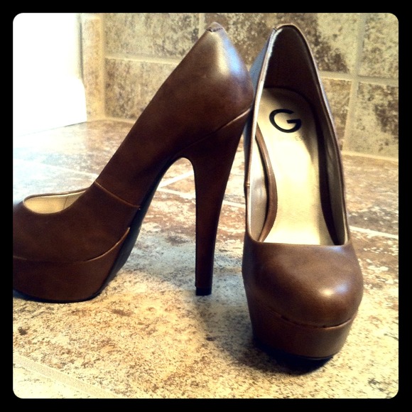 Brown Guess heels
