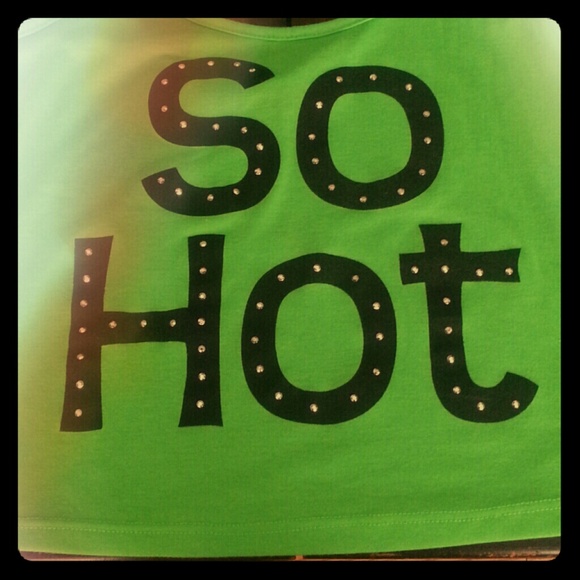 2 super cute crop tanks S/M