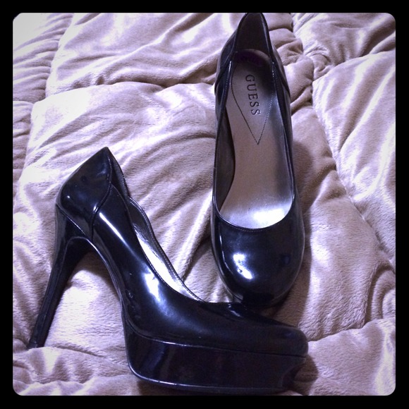Guess Black Pumps - SZ 8.5 - Patent Leather