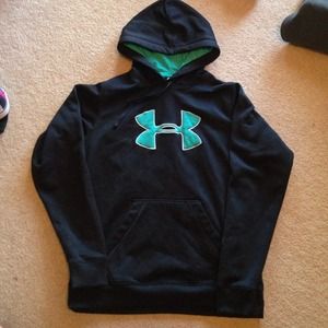 Woman's under armour sweatshirt