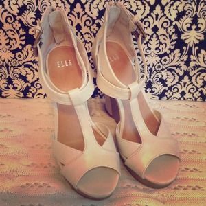 Elle wedge sandal/madden girl wedge bundle