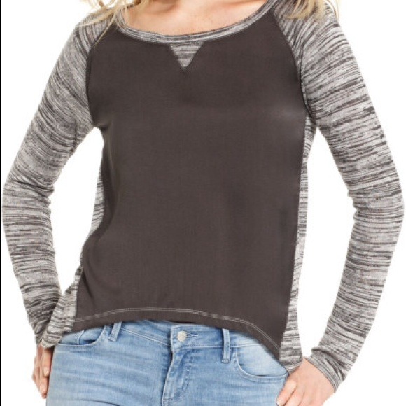 Guess Tops - ⭐️BUNDLE for @jillianka⭐️ Scoop Neck Baseball Tee