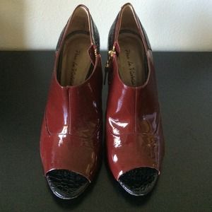 Pour la Victoire - Patent Open Toe Booties