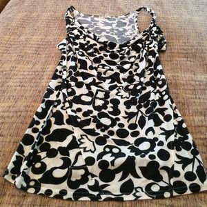 Scoop neck b&w floral tank.