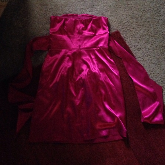 Too small - Picture 2 of 2