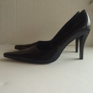Black heels pointed toe