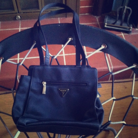 Guess black purse - Picture 1 of 2