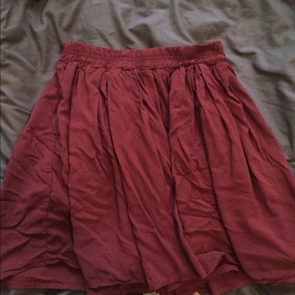 SOLD Brandy Melville burgundy heather skirt - Picture 2 of 2