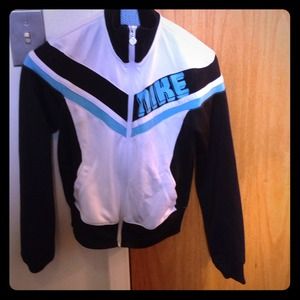 Nike crop sweatshirt