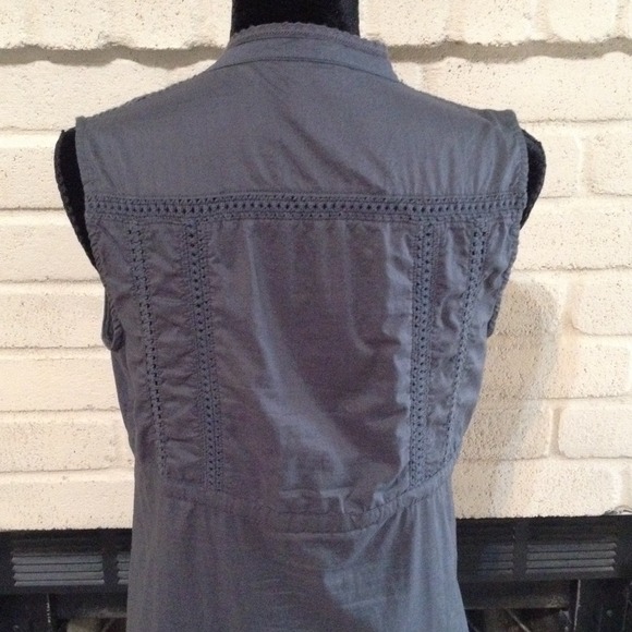 **SOLD IN BUNDLE** Old Navy dark grey top - Picture 3 of 4