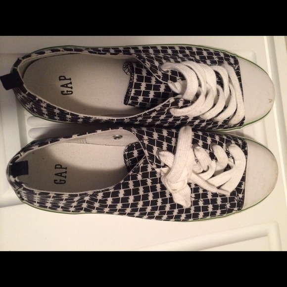 Gap sneakers