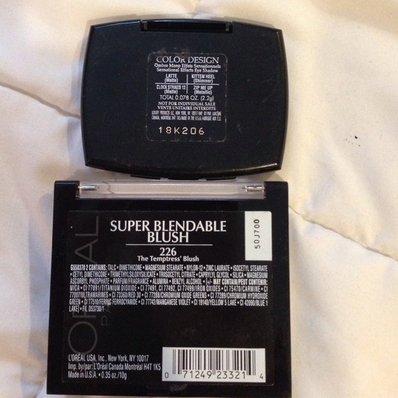 Makeup bundle - Picture 2 of 3