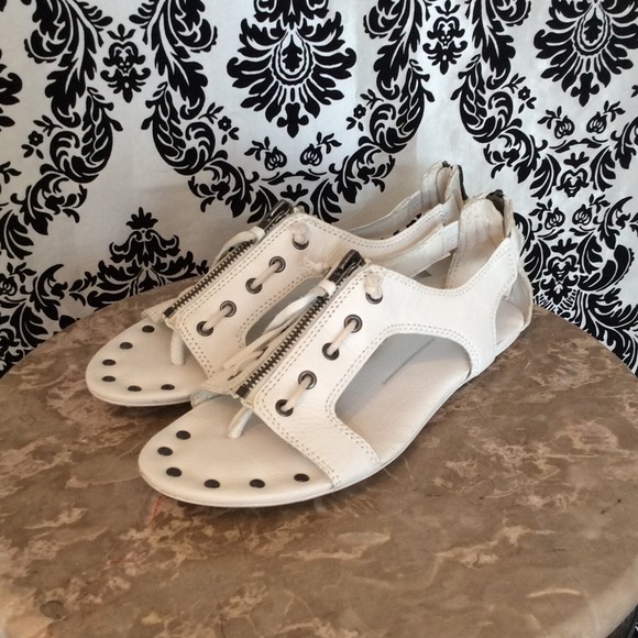 Unworn Dolce Vita sneaker style sandals 8 white