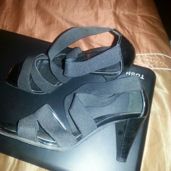 Vaneli black sandals