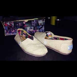 Toms