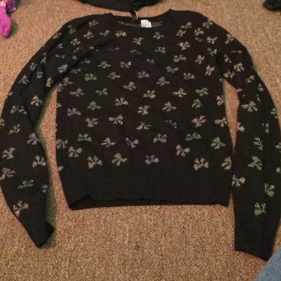 H&M black sweaters with bows