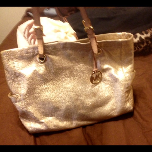 Authentic mk