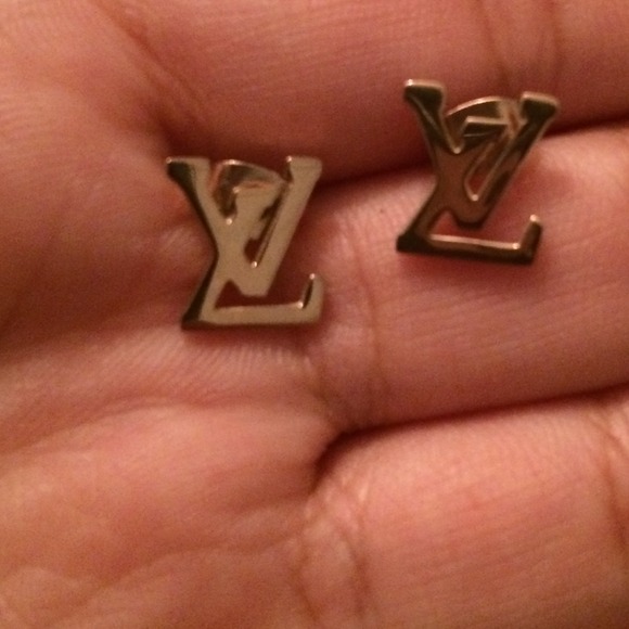Lv Earring