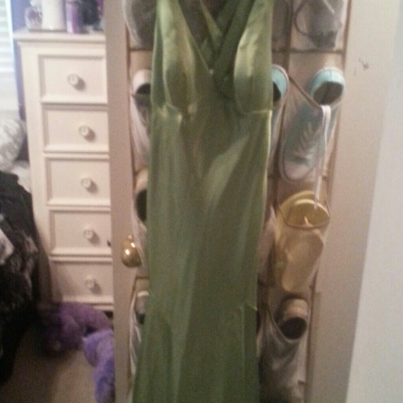 Prom dress - Picture 2 of 2