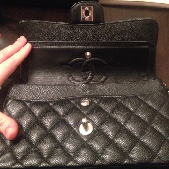 Authentic Chanel Small Classic Caviar Flap Bag - Picture 4 of 4