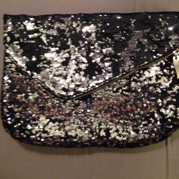 🎉REDUCED🎉Sequin fold over clutch - Picture 1 of 4