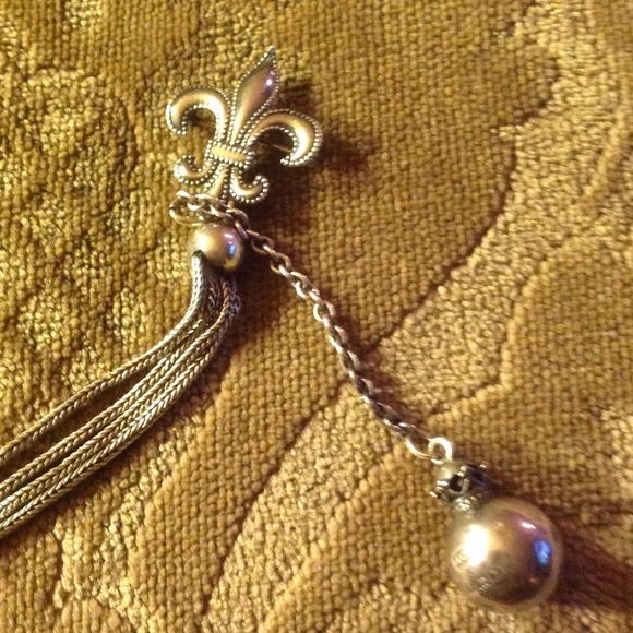 Necklace - Picture 4 of 4