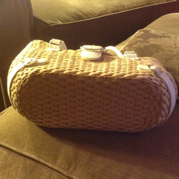 Handbag - Picture 3 of 4