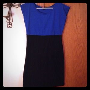 Stunning!! Black and blue fitted dress