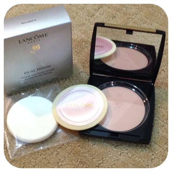 BRAND NEW - Dual Finish Powder Foundation