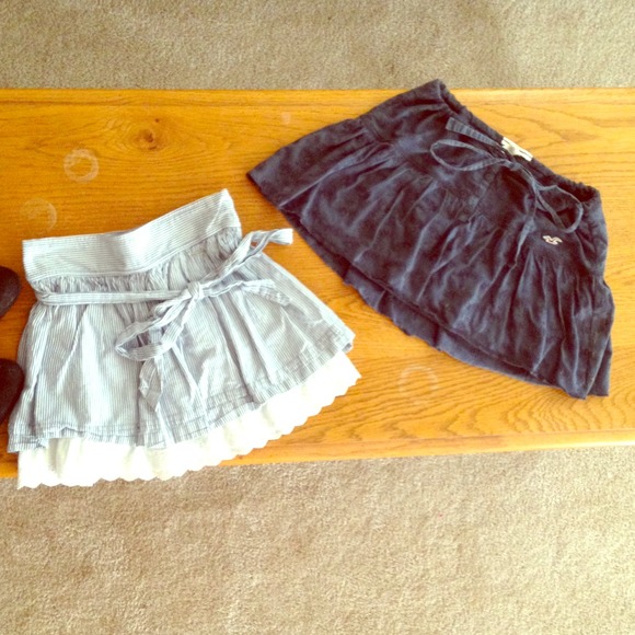TWO Hollister mini skirts!! - Picture 1 of 5