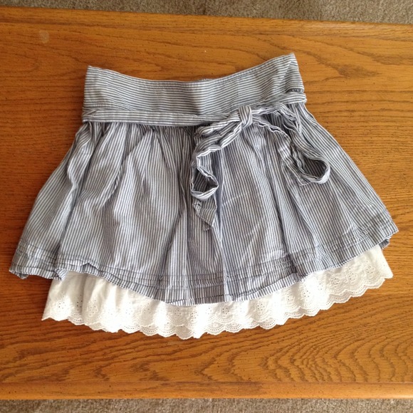 TWO Hollister mini skirts!! - Picture 5 of 5